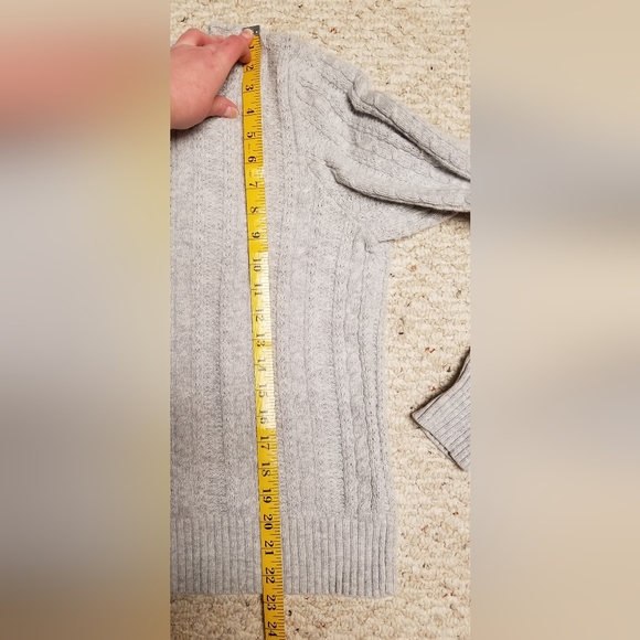 Cozy grey classic vintage J. Crew cable knit sweater large L - Picture 5 of 6
